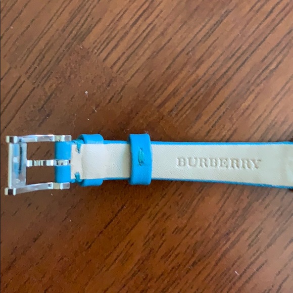 Burberry Watch: AUTHENTIC like new condition - Picture 3 of 8